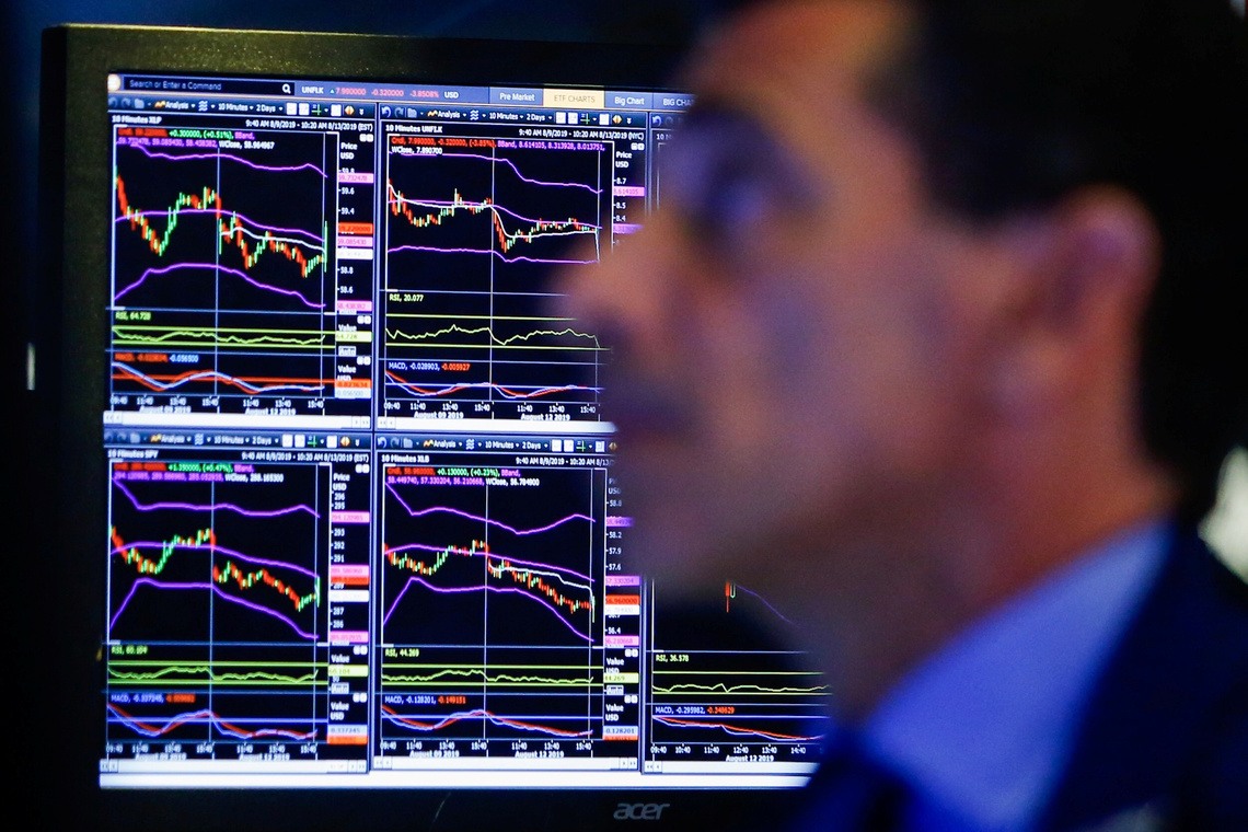Dow Jones Clings to Gains Thanks to This Key $200 Billion Stock