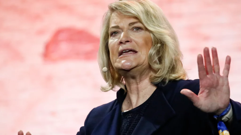 US Senator Cynthia Lummis Slams Elizabeth Warren: Crypto Is Not The Problem, Criminals Are