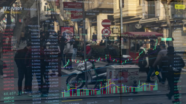 Bitcoin ETF Trading | Image: Umit Turhan Coskun/NurPhoto/Getty Images