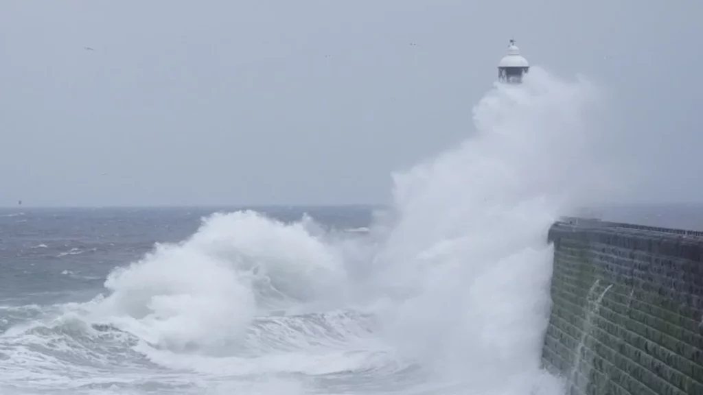 Waves Crashes After Binance Delisting