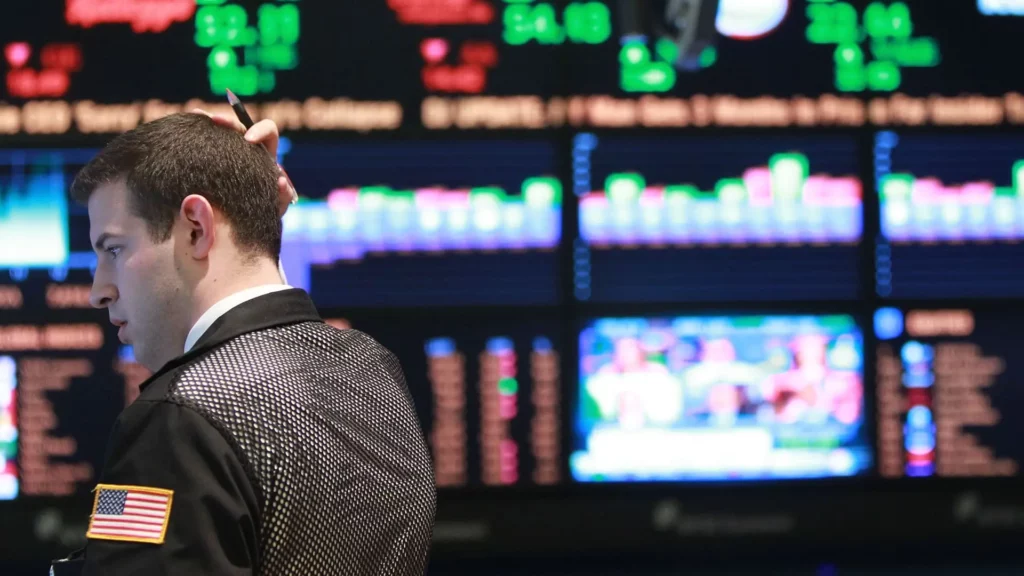 Bitcoin ETF Weekly Flows Positive, Ethereum ETFs Negative