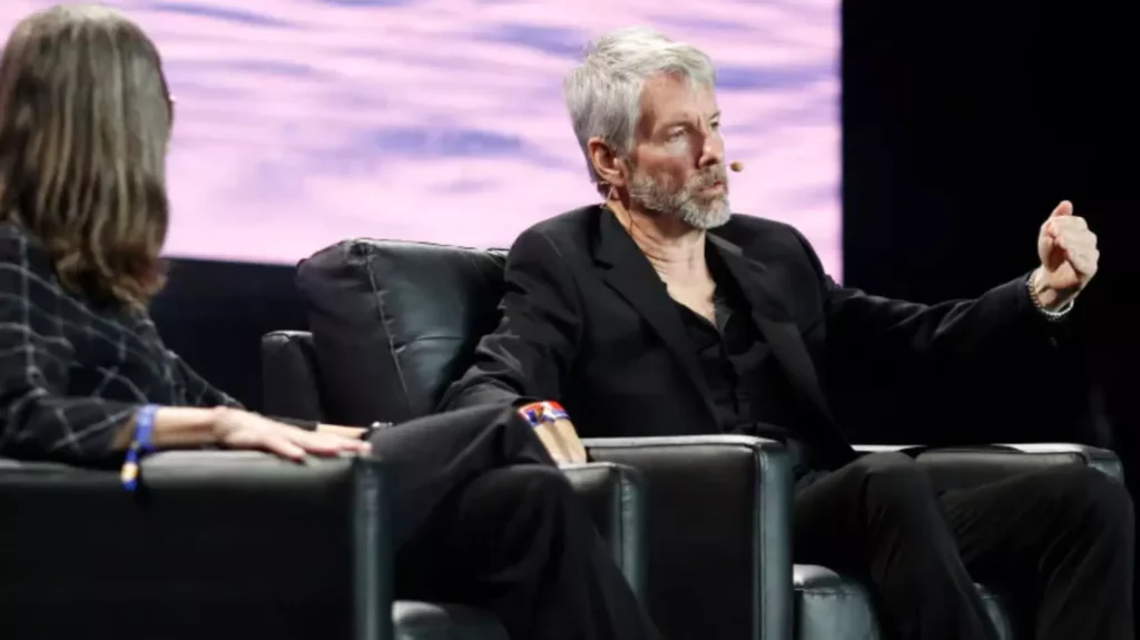 MicroStrategy Offers $700M in Convertible Notes to Buy More Bitcoin