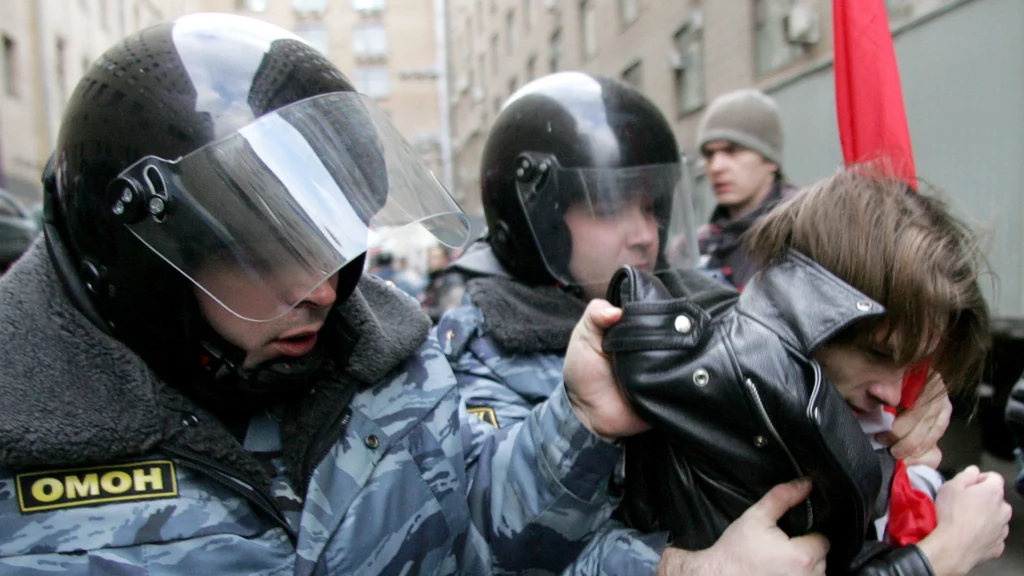 Russia Follows US Lead in Cryptex Crypto Exchange Probe, 100+ Arrested