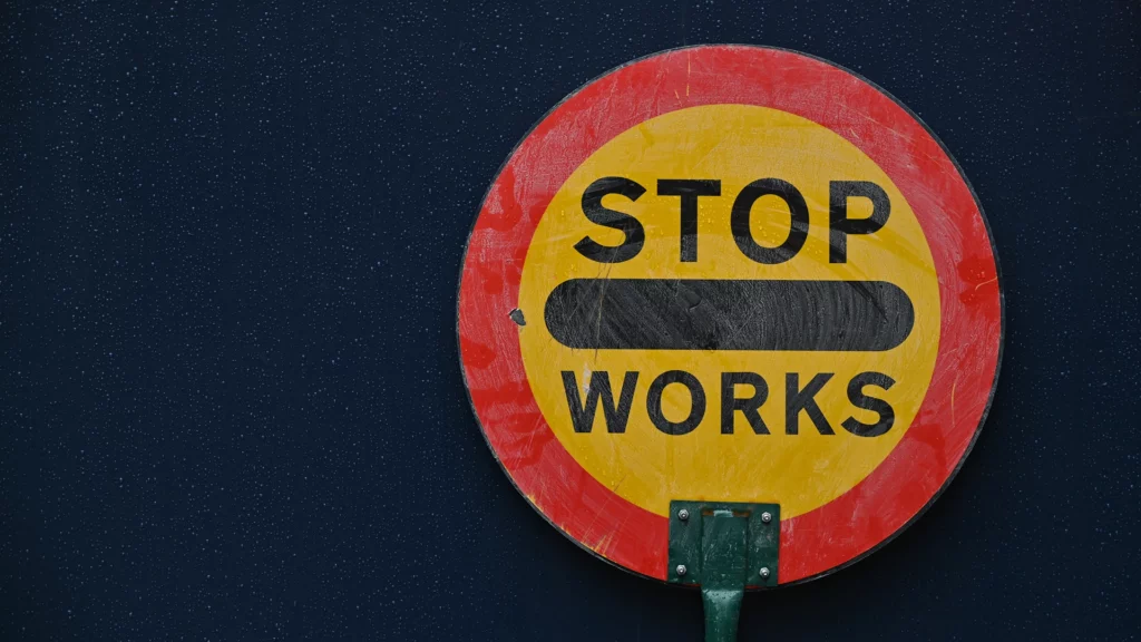 Coinbase CEO Takes Aim at Law Firms Hiring Anti-Crypto Architects