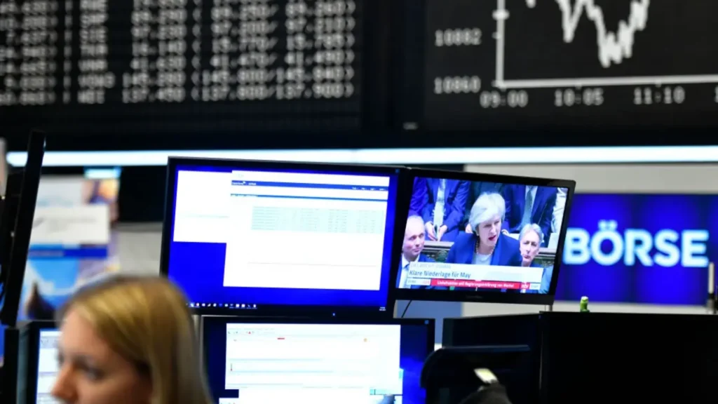 Gold, EU Stocks Hold Firm as Tariff Worries Leave US Market, Crypto in Limbo