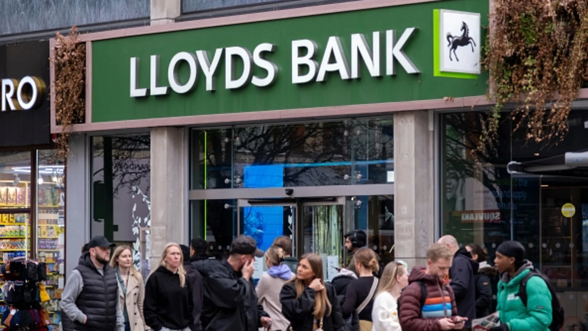 Lloyds, Halifax, and Nationwide UK Outages the Result of Outdated Online  Banking | CCN.com