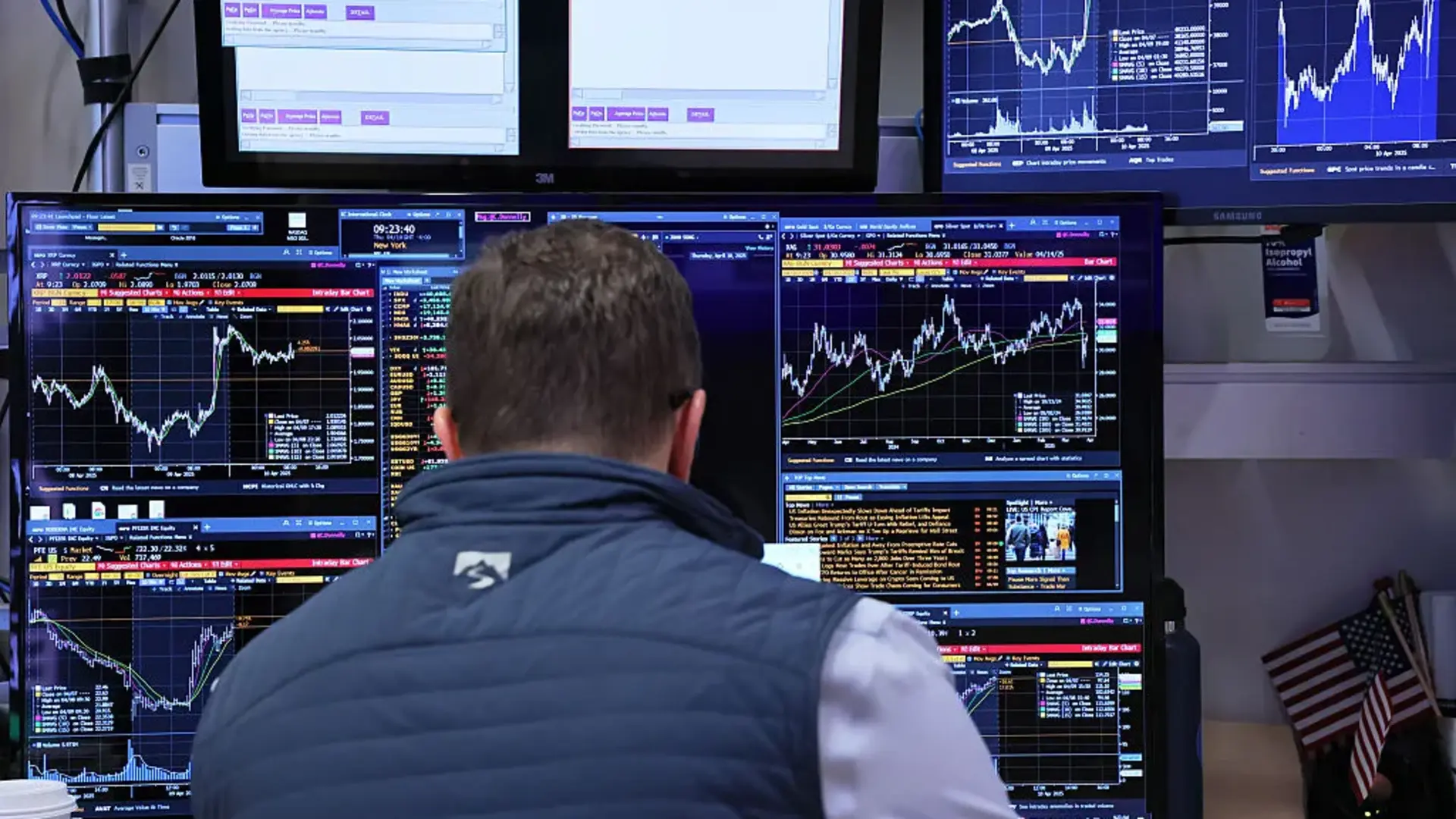 Back Stock Gold Slips After Record Run, Bitcoin and Stocks Edge Back Into Focus ...