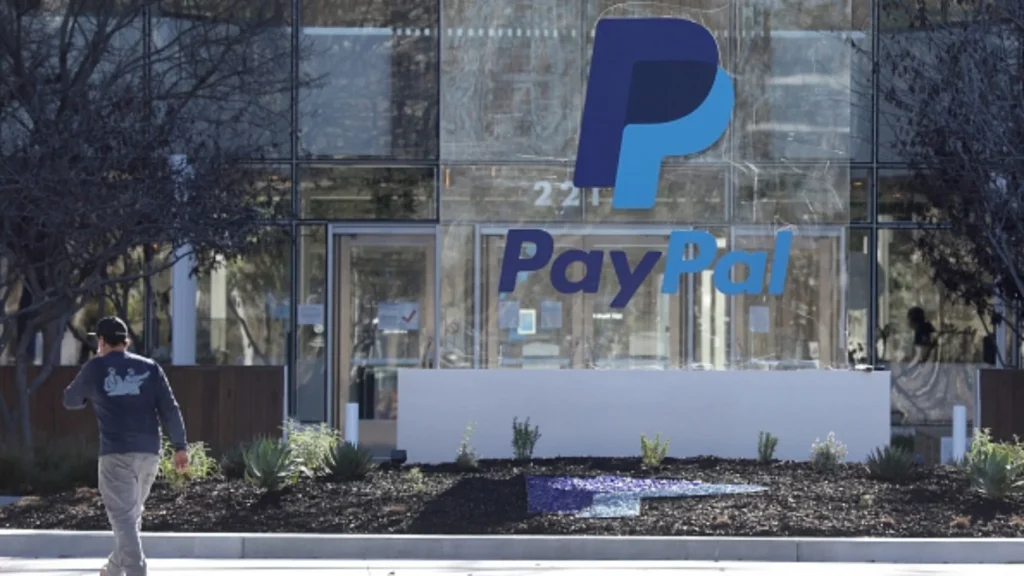 Stablecoins Need Banks To Scale, Says PayPal’s Digital Currency Chief at Consensus 2025