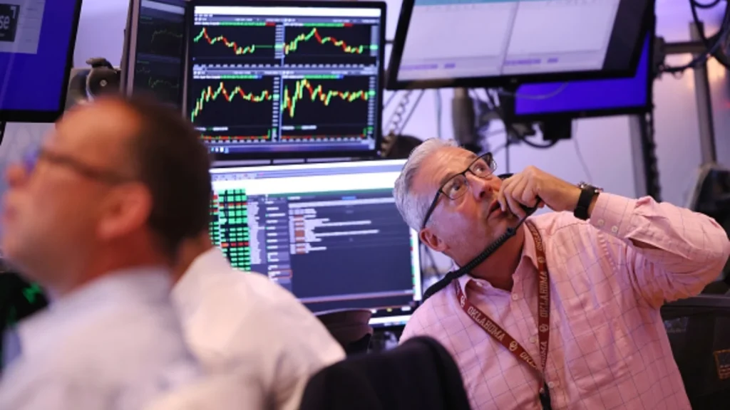 Wall Street Zen analysts have upgraded Siebert’s stock rating from “buy” to “strong buy,” according to a research note released to investors.