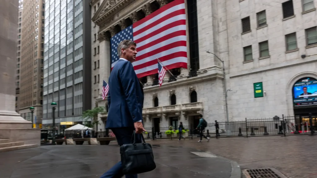 Wall Street Seeks To Block Ripple and Circle Banking Licenses