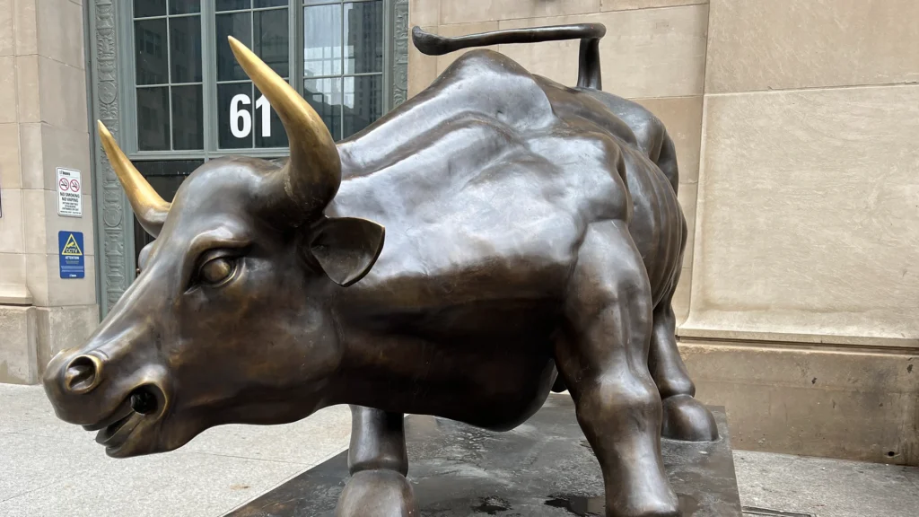 Bullish raised $1.15B in its IPO—the first U.S. listing to settle entirely in stablecoins, with Coinbase handling custody.