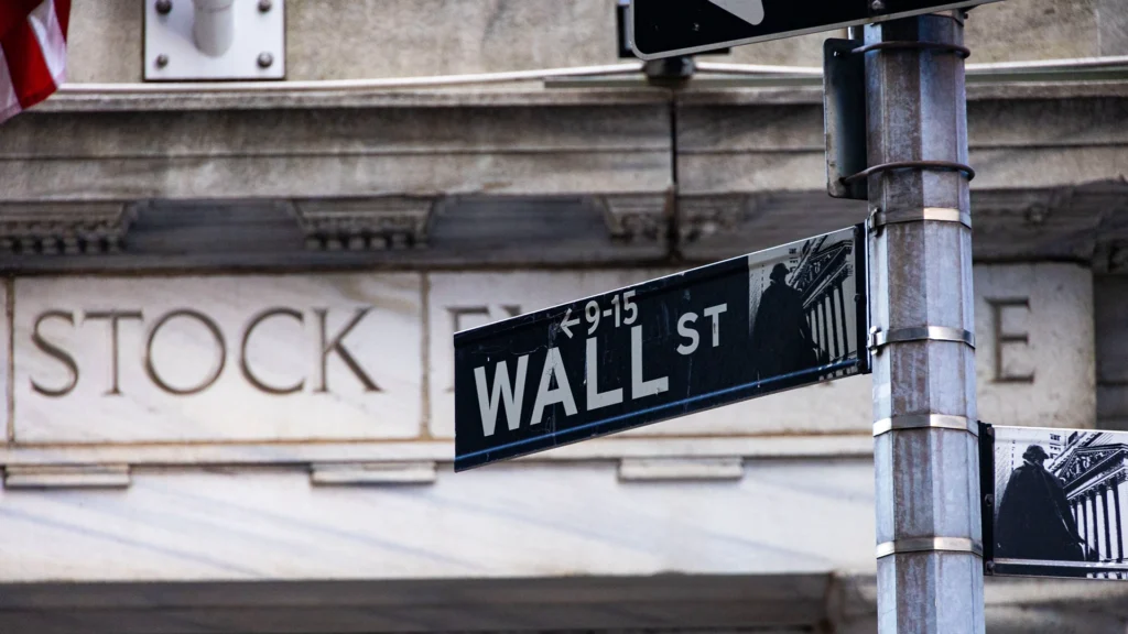 Tokenized Stocks Under Fire as Global Regulators Warn of Investor Risks