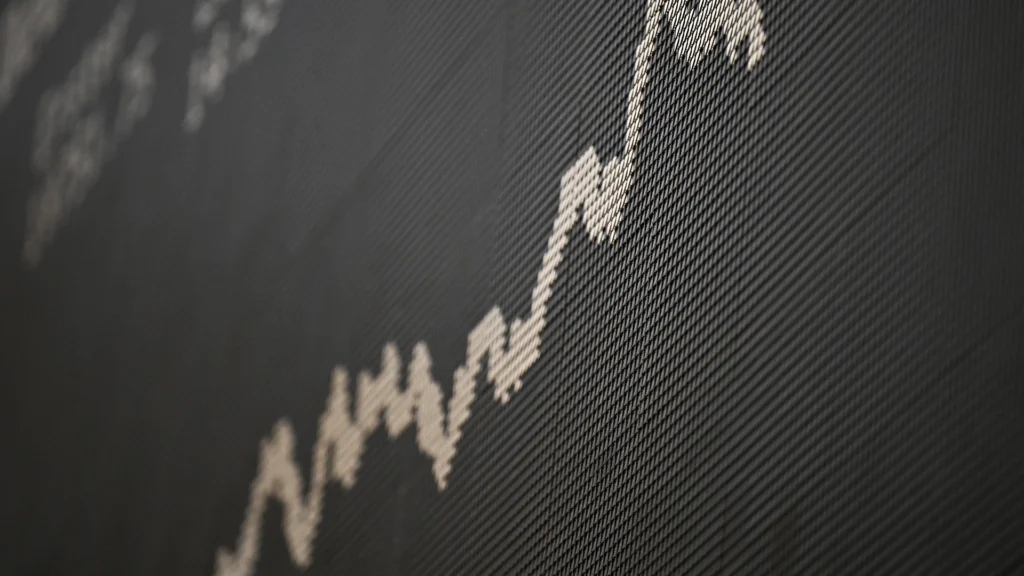 VanEck targets Hyperliquid with plans for a U.S. ETF and European ETP as the DeFi exchange gains Wall Street attention.