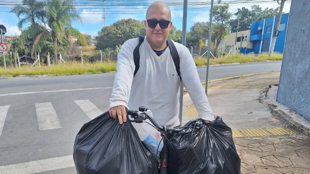 Bruno Oliveira, from Brazil, turned pandemic hardship into a Bitcoin mission by collecting aluminium cans. How is he doing it?