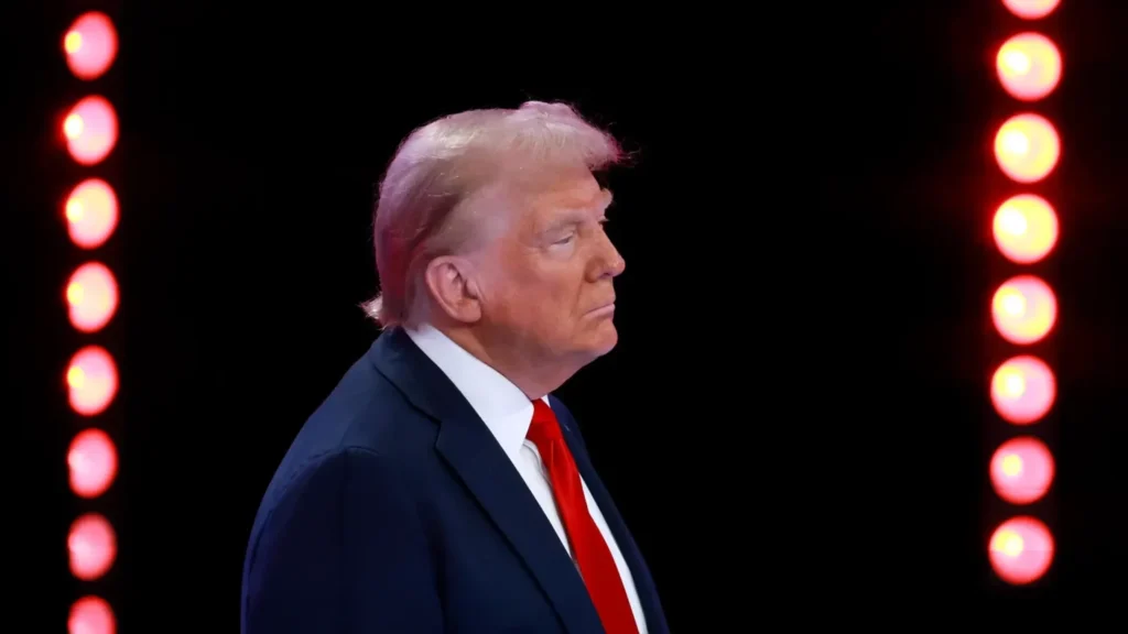 How Much Has Trump Lost on Bitcoin? WLFI Memecoin Backlash Erupts Amid $1B Crypto Hit