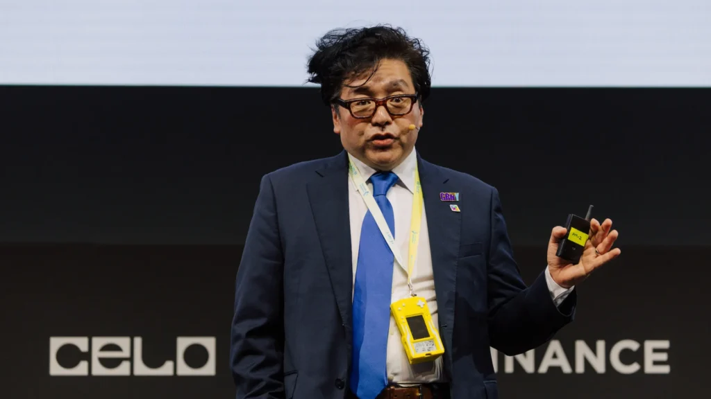 Tom Lee predicts Ethereum could hit $62,000 and Bitcoin may surge to $250,000, citing rising tokenization and strengthening market signals.