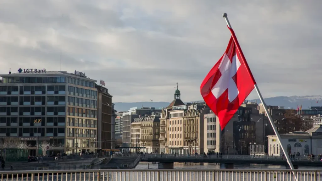 Why Swiss Banks Are Suddenly Testing a Digital Franc — And What It Means for Citizens